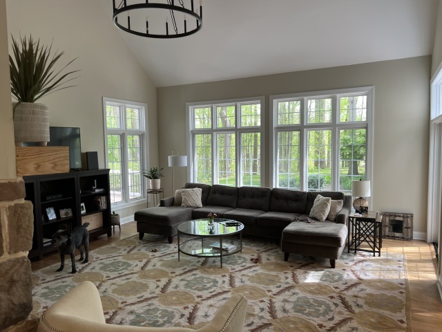 Custom Cabinetry with Double Ovens
Floor-to-ceiling cabinets frame the double ovens, maximizing storage and giving the kitchen a streamlined appearance. Applied molding on the cabinet doors adds depth and texture, elevating the overall look.